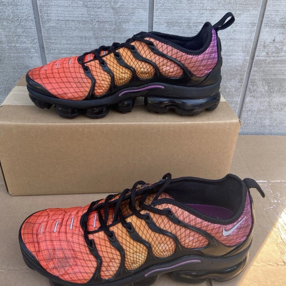 Nike Air VaporMax Plus Grid Sunset Mens Size 9
